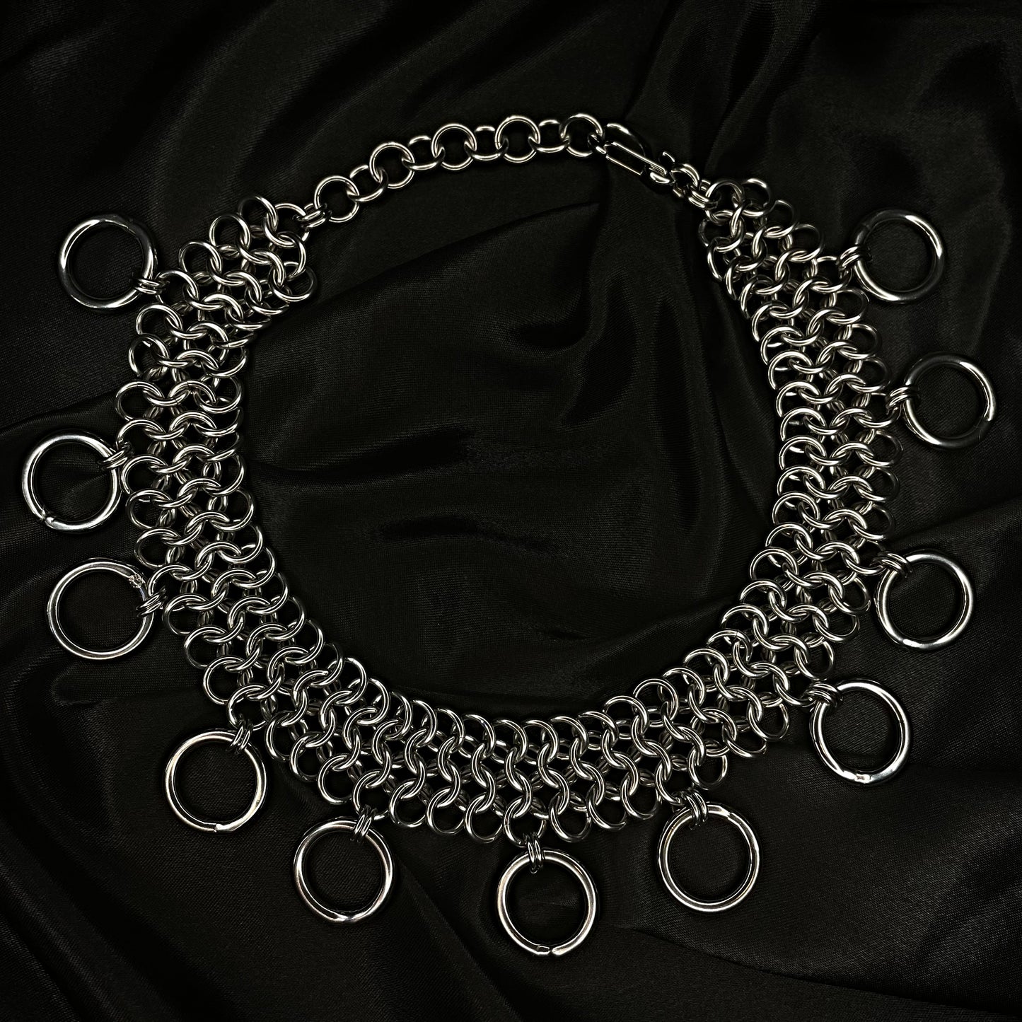 the european o ring choker