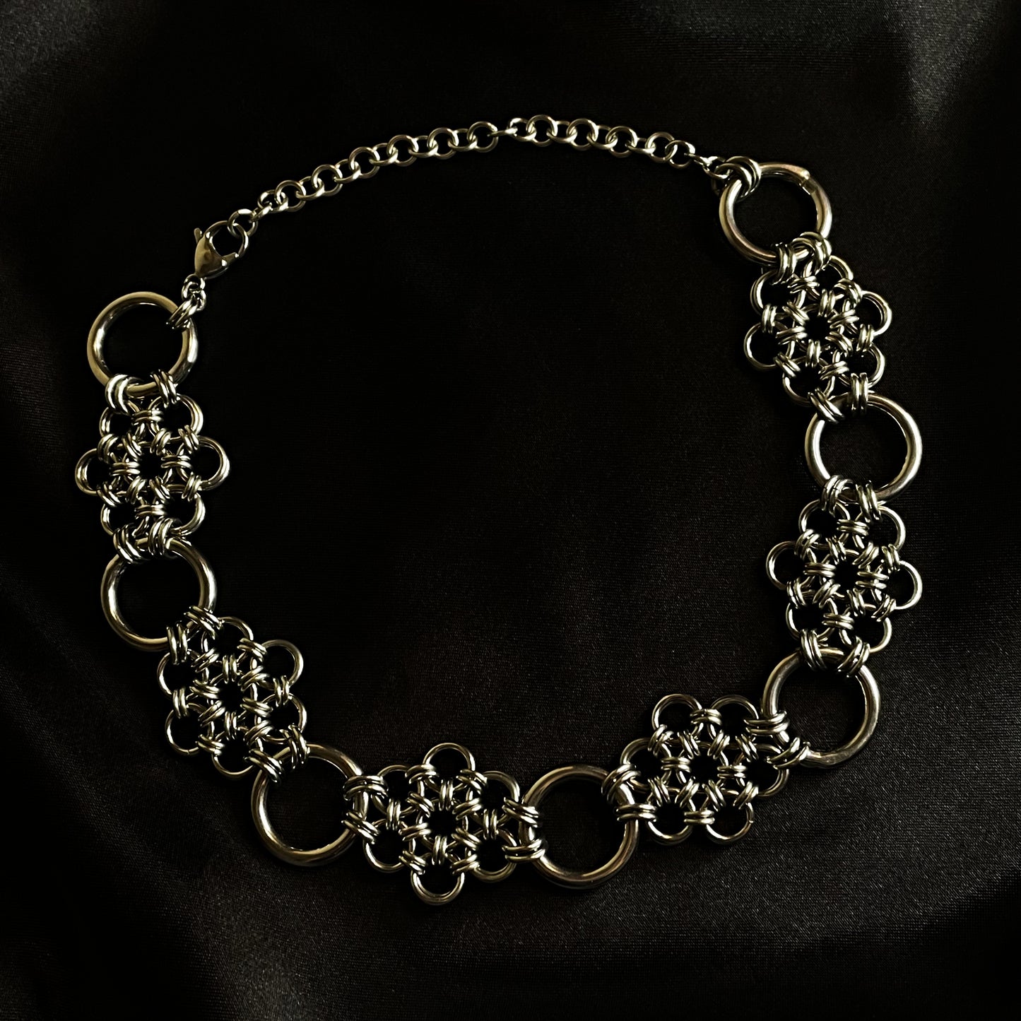 the bloom choker