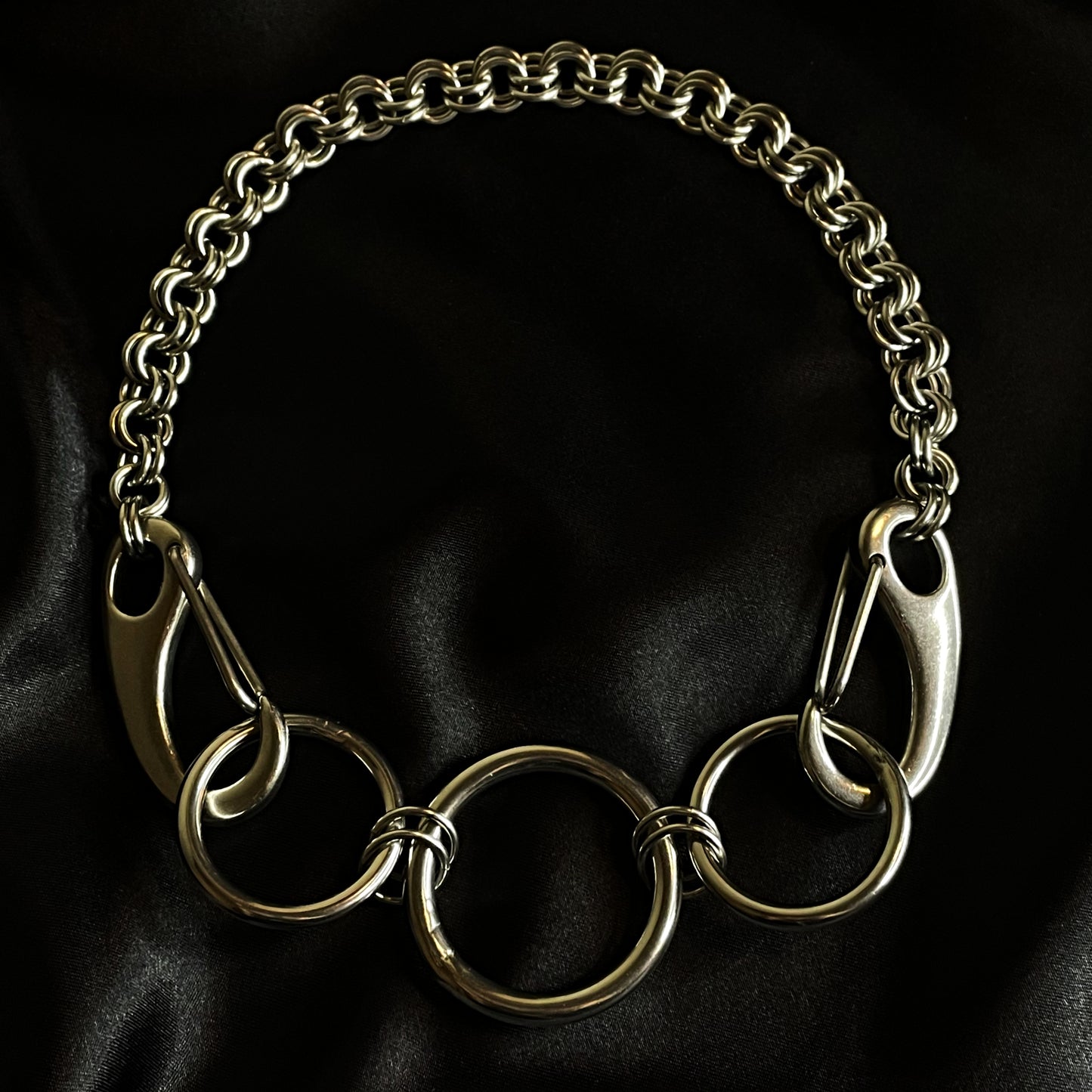 the 2 in 2 carabiner collar