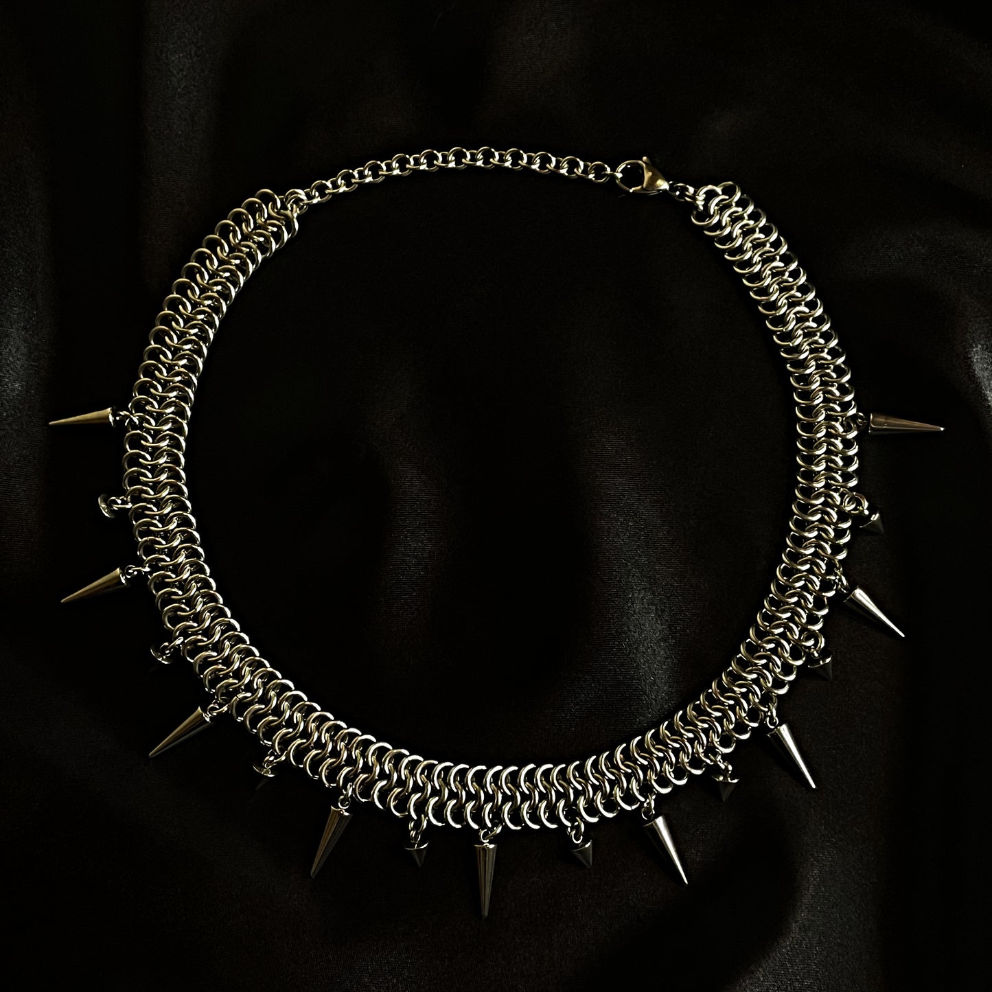 the european spike collar