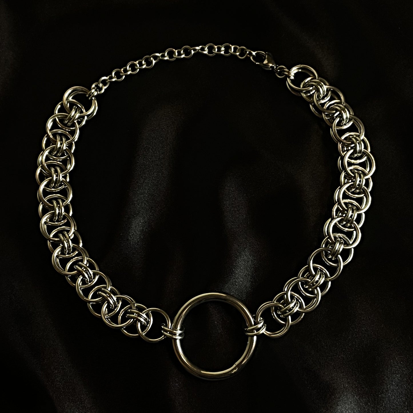the helm choker