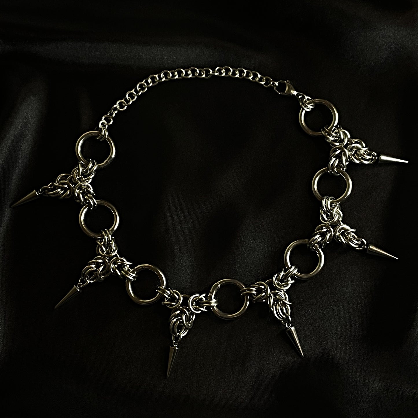 the triad spike choker