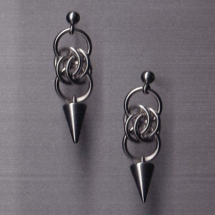 the dewdrop spike stud earrings