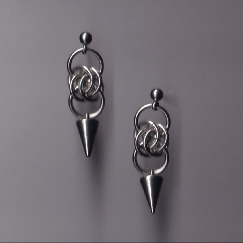 the dewdrop spike stud earrings