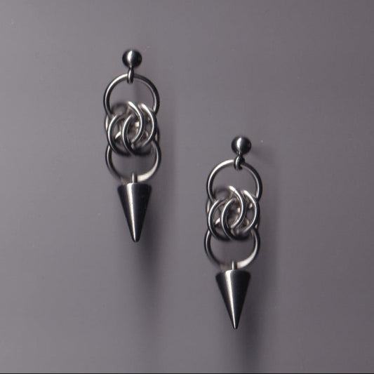 the dewdrop spike stud earrings