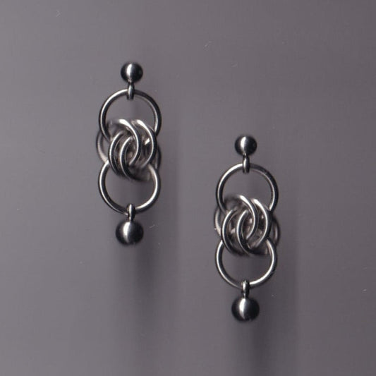 the dewdrop stud earrings