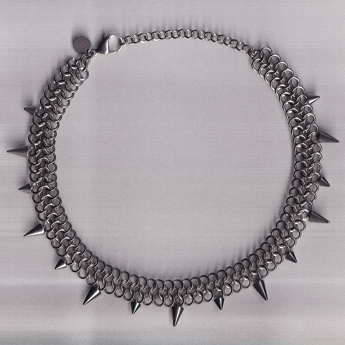 the european spike collar