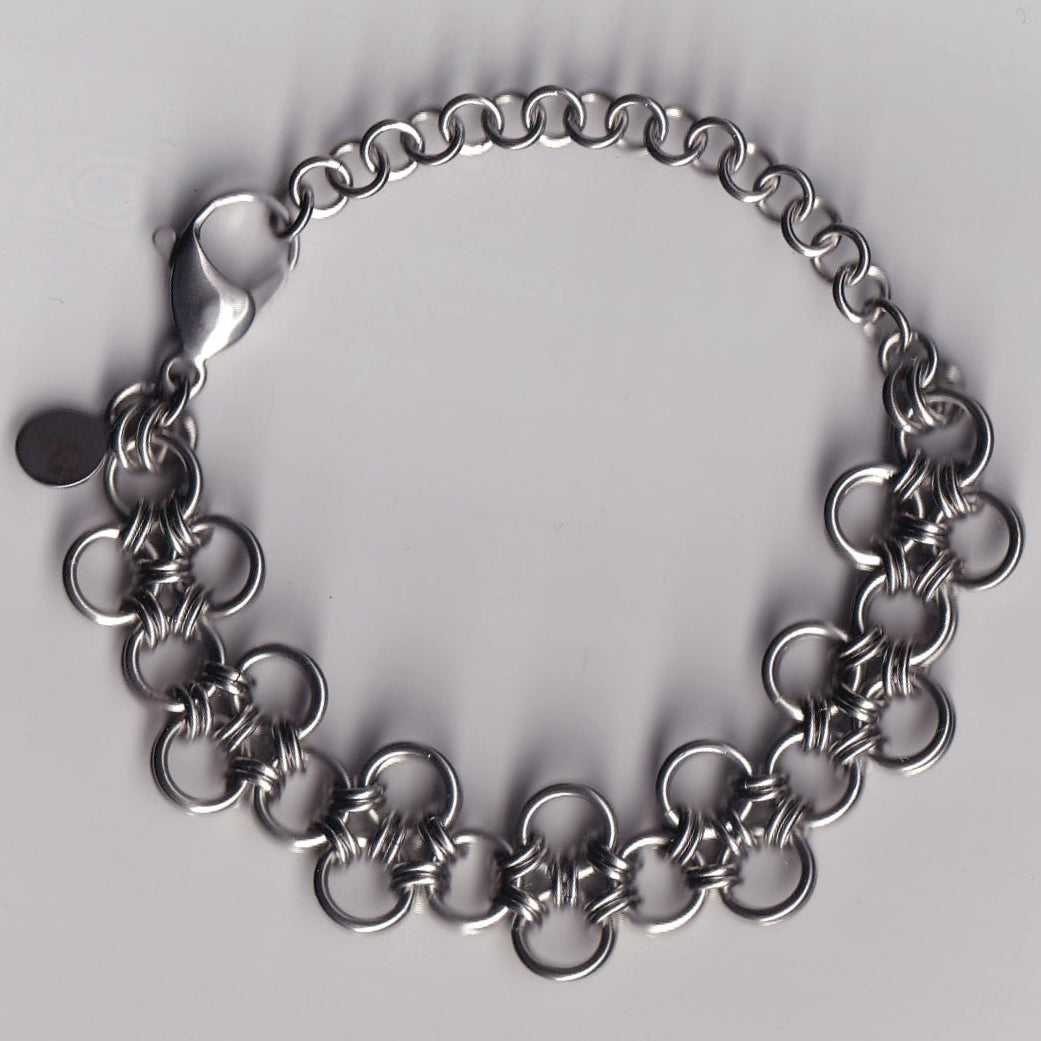 the ribbon bracelet