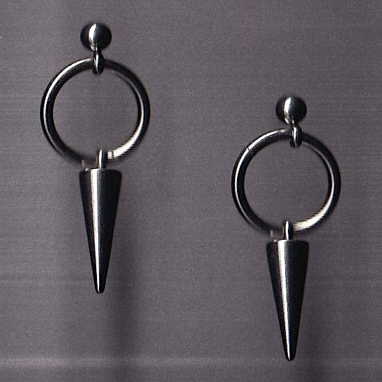the spike stud earrings