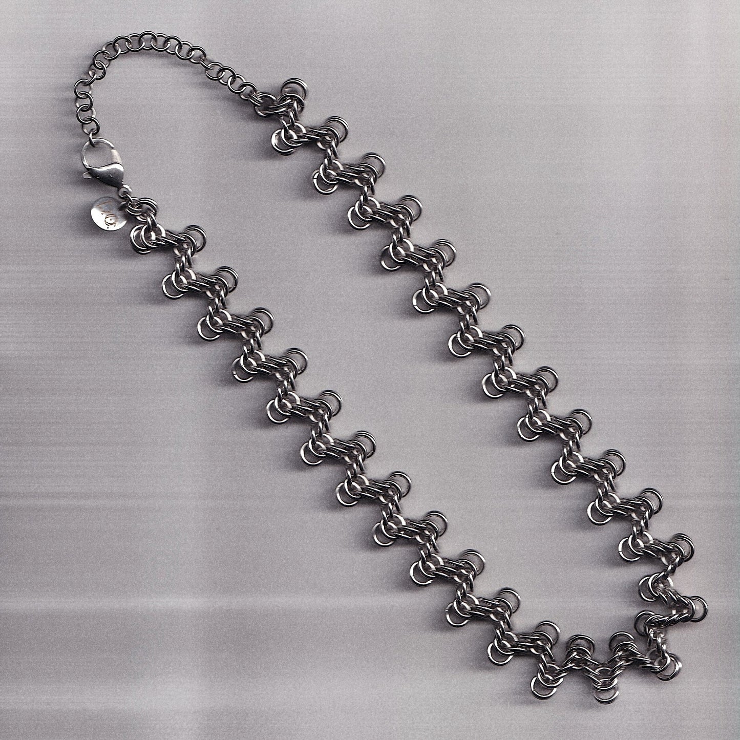 the zig zag chain